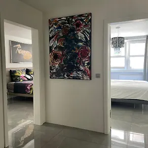 Luxurious 2 Bedroom Old Apartment Munich