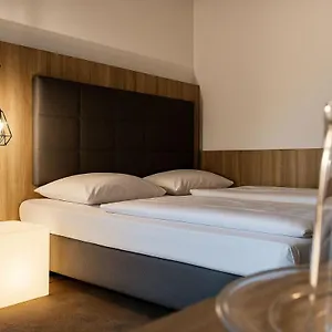 https://golden-leaf-hotel-frankfurt.frankfurtammainhotels.com